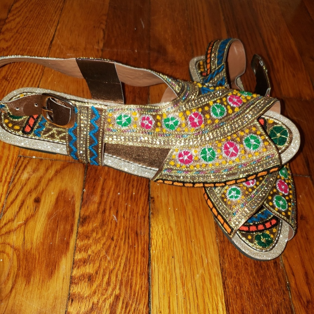 Shoes - Picture 2 of 3